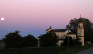 Verso la Superluna, lo spettacolo del cielo di Parma al tramonto (Le foto)