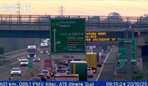 Disagi per incidente in A1 al bivio con l'A15