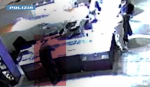Furto di orologi di lusso al “Mercante in Fiera” di Parma.  Tre persone fermate.