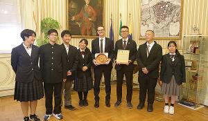 Delegazione di studenti e studentesse giapponesi in visita a Parma - Foto