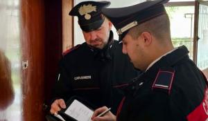 Occupano abusivamente un appartamento in città: quattro stranieri denunciati