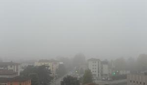 Parma si sveglia avvolta dalla nebbia - Foto