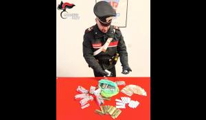 Tenta la fuga in bici ma viene fermato con 35 pastiglie di "droga del combattente": arrestato 30enne straniero