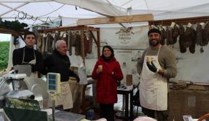 November Porc sotto la pioggia a Polesine foto