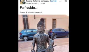 Anche Paganini...ha freddo: la simpatica foto scattata in piazzale Boito