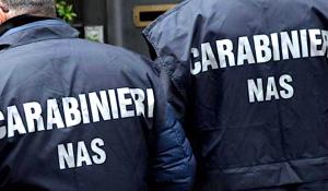 Sequestrate 3.856 confezioni di cosmetici irregolari