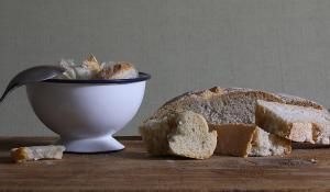 Non è mai pane «vecchio» bensì pane «di ieri», protagonista di tante ricette di casa nostra e non solo
