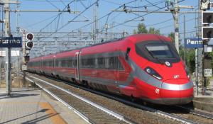 «Salvata» (almeno fino al 30 giugno) la fermata a Parma del Frecciarossa Roma-Milano in arrivo alle 23.2