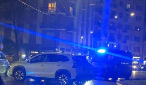 Auto contromano in piazzale Santa Croce - Foto