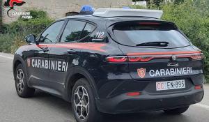 Riempie lo zaino con 1500 euro di profumi, denunciato un 40enne