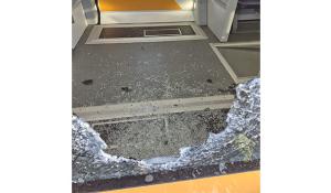 Vandalizzati due treni di Trenitalia Tper in sosta a Parma