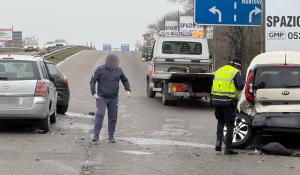 Incidente alla Crocetta: tre auto coinvolte, tangenziale chiusa