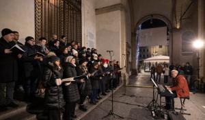 Sotto i Portici del Grano il concerto del coro del Teatro Regio: "Anche un omaggio alle vittime della tragedia in Svizzera"