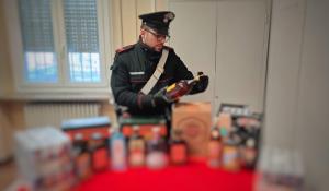 Manovre azzardate di notte in via San Leonardo: 28enne fermato su un'auto rubata con 70 bottiglie di superalcolici