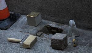 Giorno della memoria, posate quattro nuove pietre d'inciampo - Video