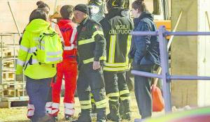 Precipita da 7 metri in una stalla Muore un operaio di 58 anni