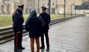 Parma: cede dosi di hashish sui gradini di piazza della Pace &ndash; Blitz dei carabinieri. In manette 19enne straniero