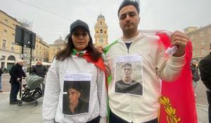 Bandiere e speranza: la comunit&agrave; iraniana di Parma attraversa la citt&agrave;