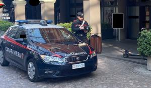 Addetto alla sicurezza "tradito" dalle buste della spesa: 60enne denunciato per furto