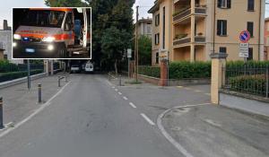 Scontro tra due bici nella notte: grave un 64enne. L'altro ciclista &egrave; scappato