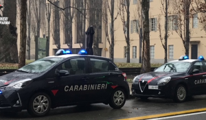 Parma: manda in frantumi una bottiglia e scoppia la lite a colpi di catena e coltello. Denunciato 30enne straniero