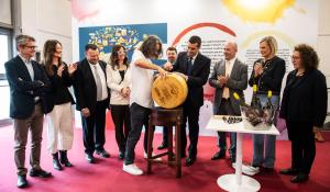 L'Emilia-Romagna porta a Vinitaly 90 espositori: aperto lo stand con Massimo Bottura, Carlo Cracco e Simona Ventura Foto