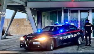 Brutale aggressione all'arma bianca su ponte Europa - estrae un coltello da cucina e colpisce il rivale ferendolo al braccio. 28enne in manette