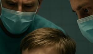 Da Parma a Rovigo per l'intervento al braccio: bimbo muore a due anni e mezzo, la denuncia dei genitori