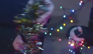 "Il Comune non &egrave; in grado di tenere pulita la citt&agrave;". E Vignali addobba il cumulo di rifiuti - Video