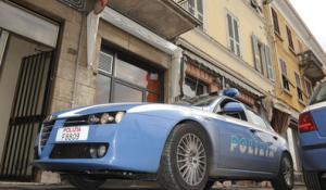 Auto urta un pedone in via Sidoli, rimasto ferito un 33enne