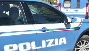 Scappa violentemente dopo il furto al supermercato: arrestato, ha il divieto di dimora in provincia