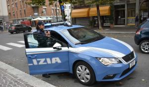 Aggressione su un autobus di linea: arrestata una 49enne per resistenza e lesioni