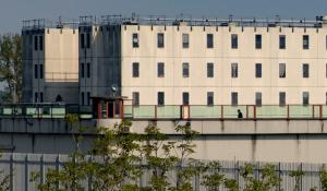 Detenuti in alta sicurezza con cellulari, 31 indagati