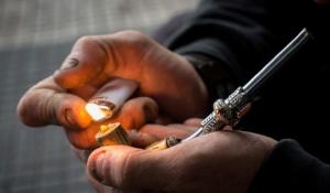 «Sono uscita dal tunnel della droga grazie a una pipa»