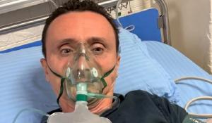 Il parmigiano Filippo Reggiani con la famiglia nell'inferno del Nepal: «O ci buttiamo dal quarto piano dell'hotel o moriamo bruciati»