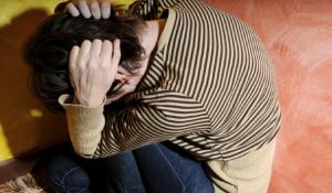 «La donna non deve essere succube». E si ribella al marito-padrone che la picchia e umilia