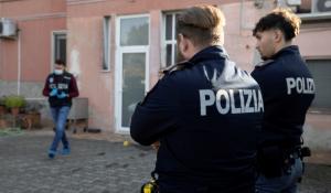 La molotov nella pasticceria di San Lazzaro, si analizzano i video cercando tracce degli attentatori