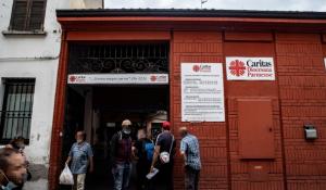 I poveri crescono e anche il divario con chi sta meglio