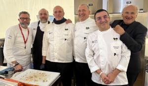 Guida Michelin,al teatro Regio, gran finale alla parmigiana: chef stellati e di casa nostra insieme per un informale pranzo in piedi