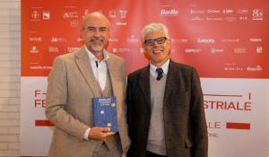 Il dialogo «impossibile» tra cronaca ed epica e un'iconica Lettera 22 nel libro di Giuseppe Lupo