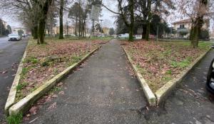 Tra percorsi sensoriali e tavoli da picnic: la piazza Sacco e Vanzetti si trasforma