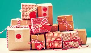 Dal cavatappi alle mutande: i regali pi&ugrave; brutti ricevuti dai parmigiani