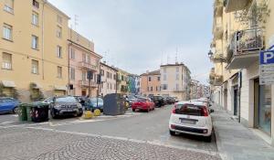 Piazzale Serventi, i residenti contro il concorso di idee: &laquo;Il Comune ci ha ignorati&raquo;