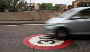 Zone 30, il Tar le annulla a Bologna. A Parma scoppia la polemica sui limiti
