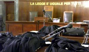 &laquo;E' riuscita a convincere mia moglie a separarsi&raquo;. E lancia accuse all'avvocata: condannato