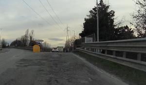 Svincoli colabrodo in tangenziale: viaggio tra buche, crepe e &laquo;crateri&raquo;