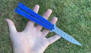 In classe con il coltello &laquo;stampato&raquo; in casa in 3D