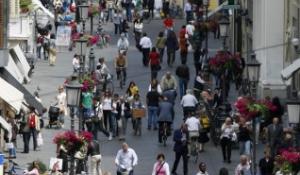 Censis, per 63% italiani flussi d'ingresso immigrati da limitare: nell’ultimo decennio sono aumentati soprattutto a Parma (+4,9%)