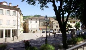 Fornovo, due aggressioni in pochi giorni: un ragazzino picchiato e una donna aggredita dall'ex vicino di casa