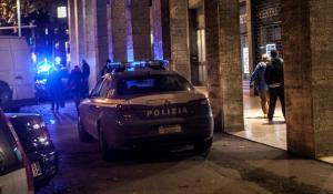 Irregolari si nascondono nel cantiere di un condominio: intervento delle Volanti in viale Bottego